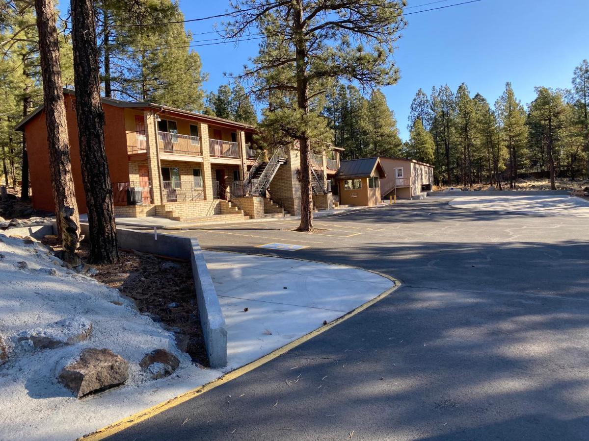 Motel In The Pines Munds Park Kültér fotó